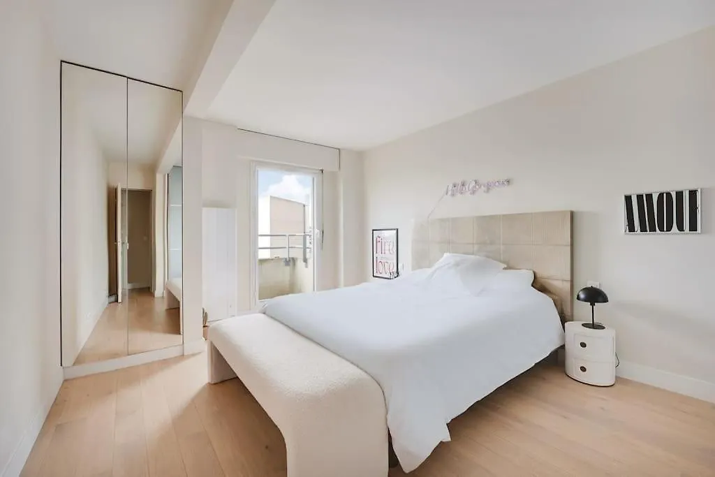 Eiffel Tower View - Charming Artist - Gethosted Apartment Paris