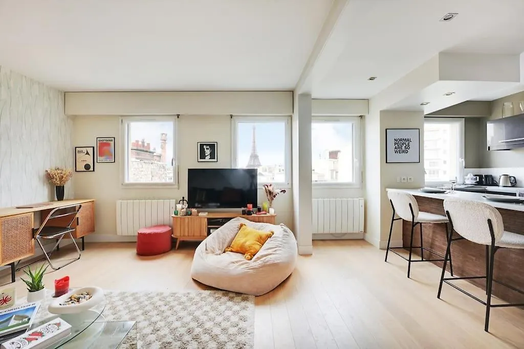 Eiffel Tower View - Charming Artist - Gethosted Apartment Paris